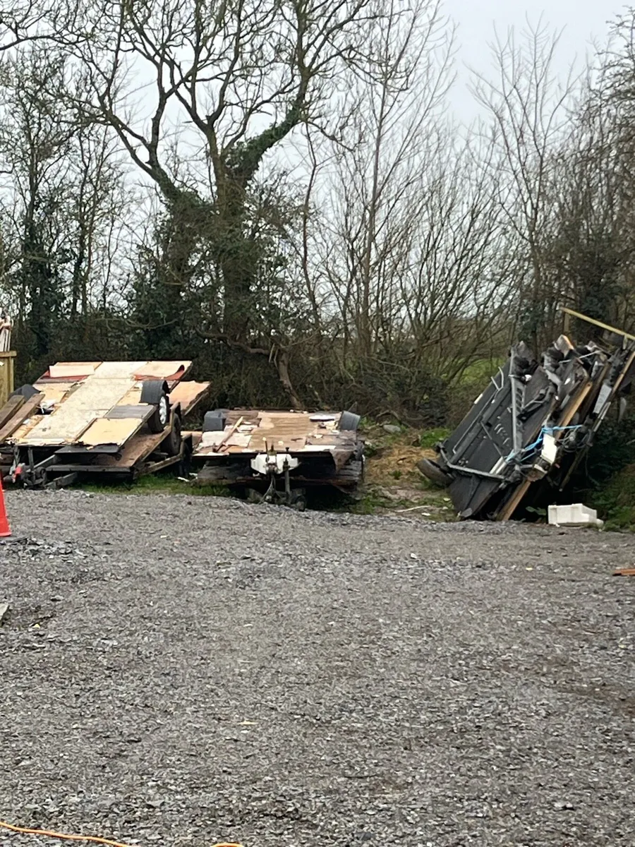 Caravan parts, panels, windows & trailers - Image 2