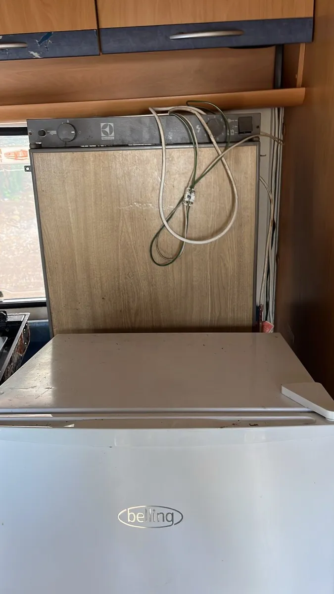 Caravan parts, panels, windows & trailers - Image 4