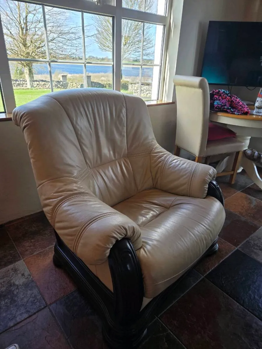 2+1 cream leather couch - Image 4