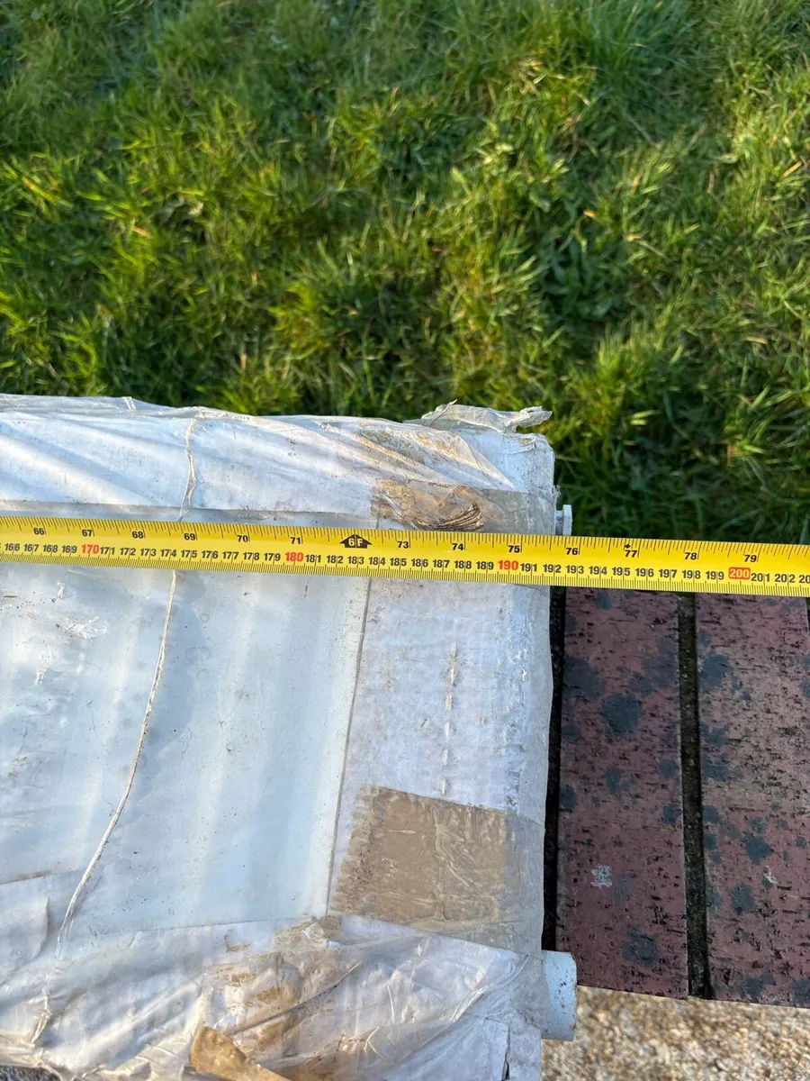 Radiator 1800mm x 300mm type 22 - Image 3