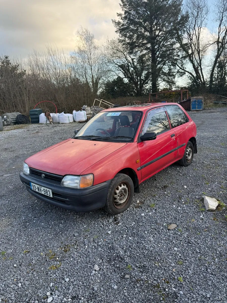 Vintage car - Image 1