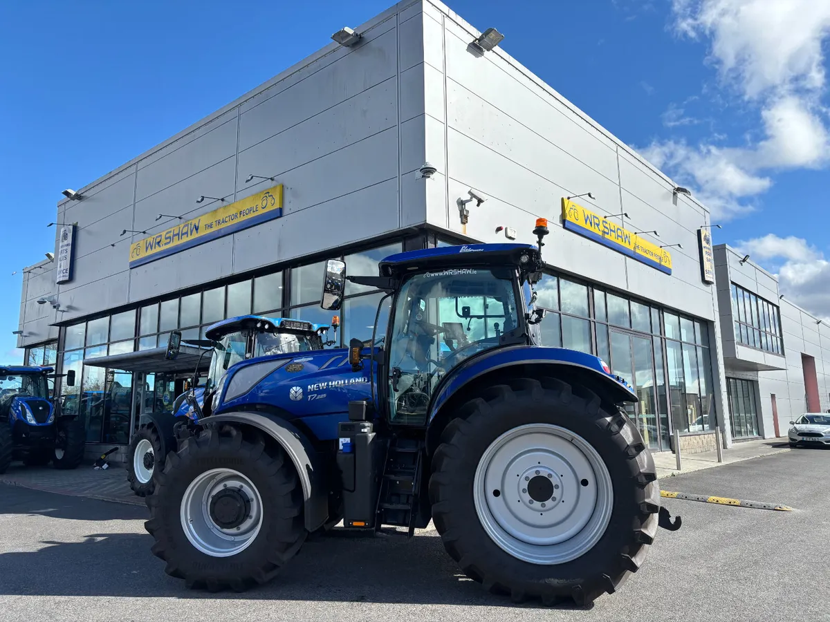 New Holland T7.225 Blue Power-257hrs - Image 1
