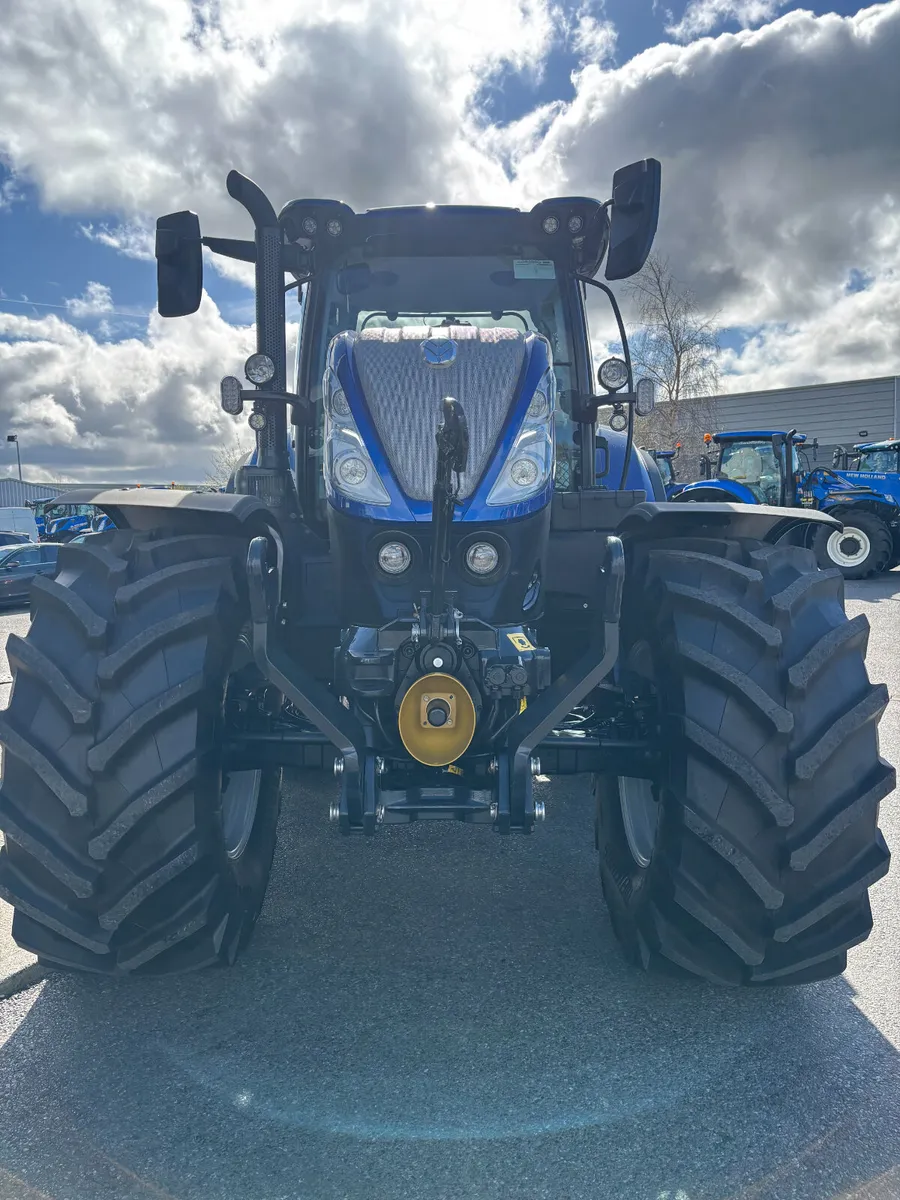 New Holland T7.225 Blue Power-257hrs - Image 2