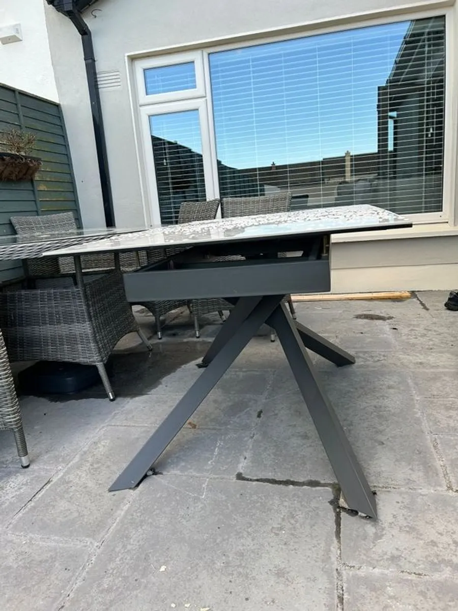 table and chairs - Image 4