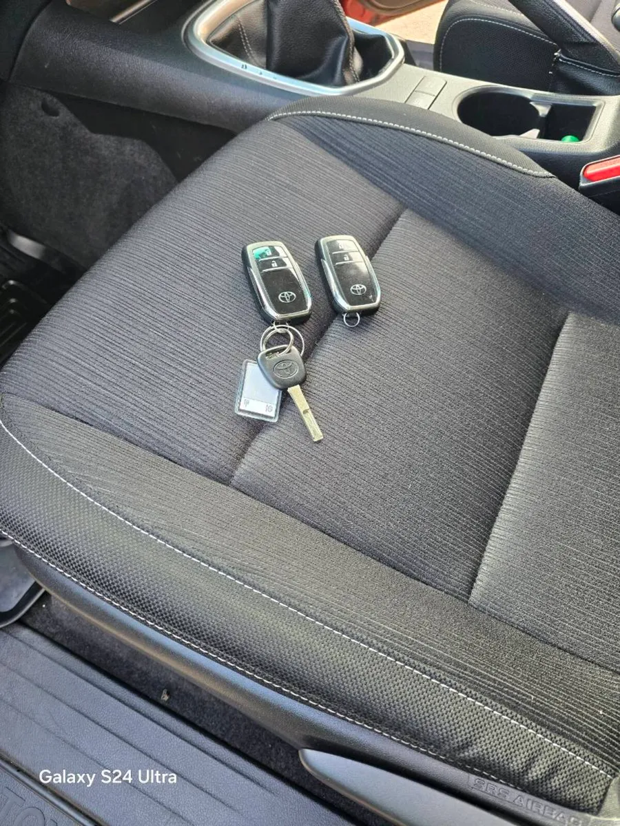 Toyota Hilux - Image 1