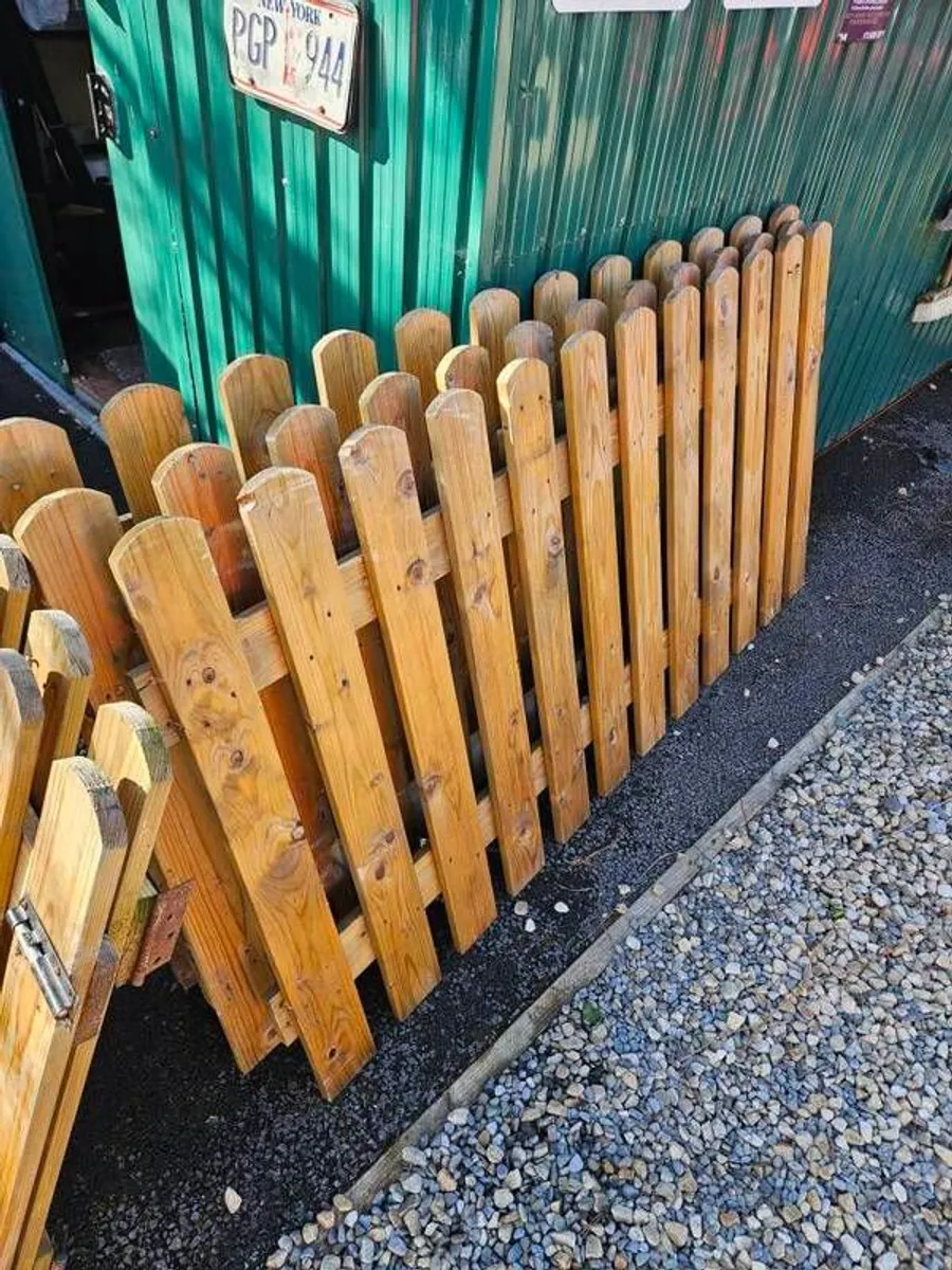 picket fences - Image 1