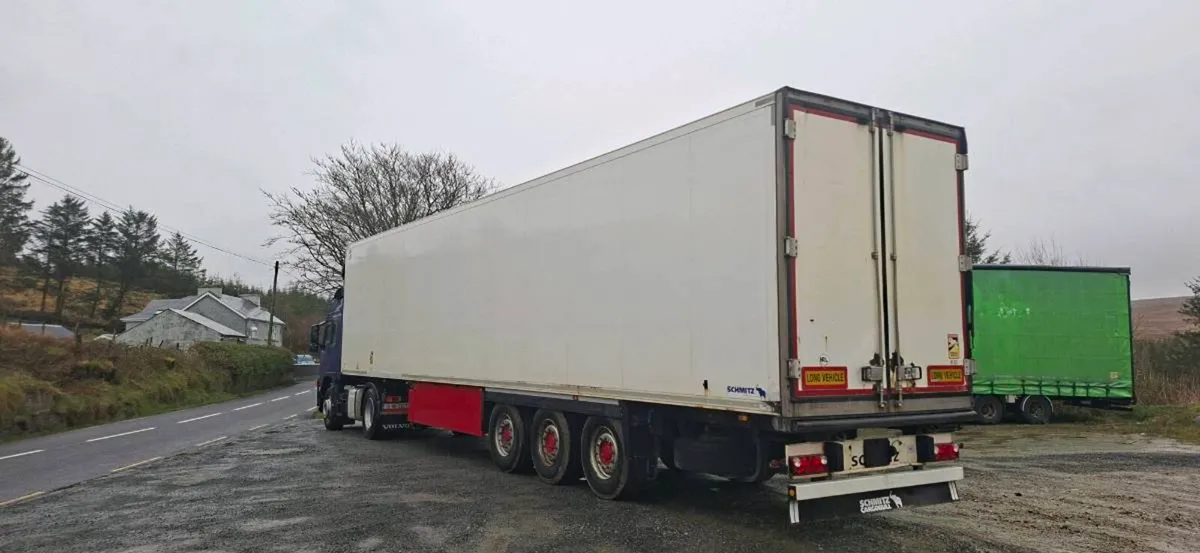 2011 Schmitz trailer - Image 2