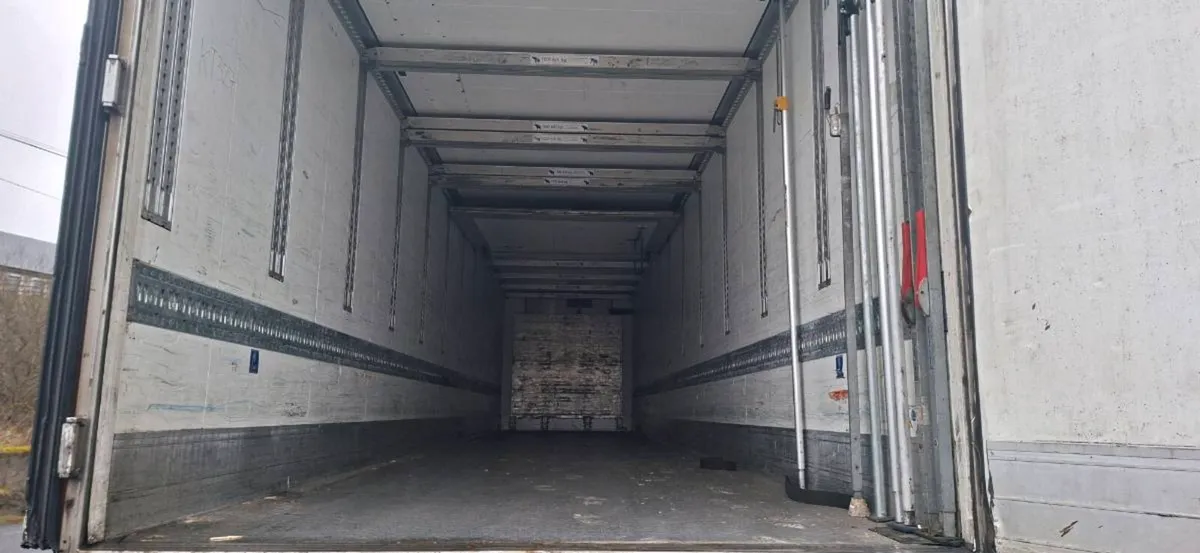 2011 Schmitz trailer - Image 4