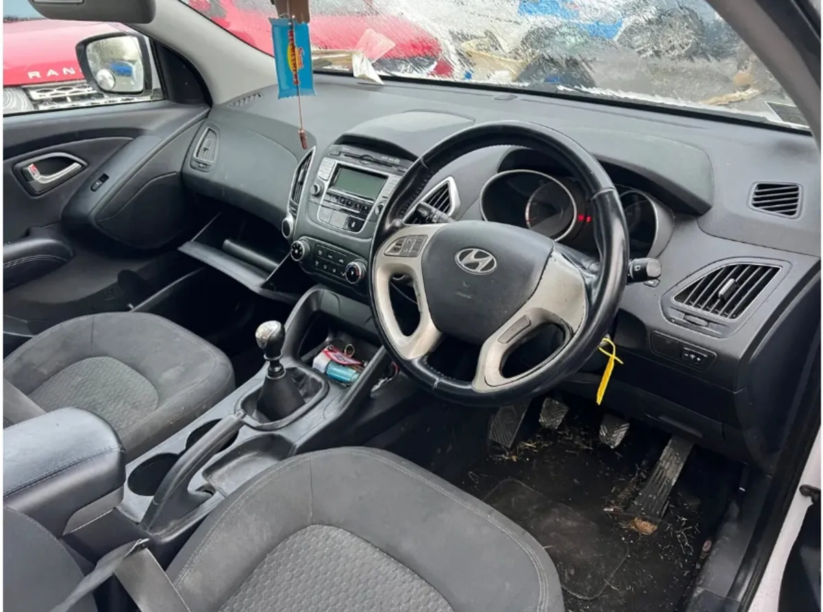 2013 Hyundai ix35 1.7 Diesel very light damage - Image 3
