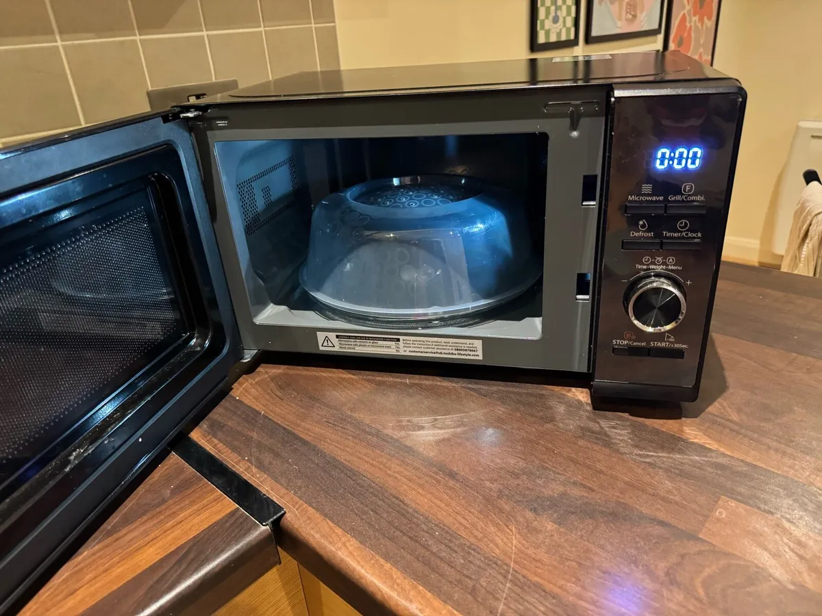 Toshiba Microwave - Image 3