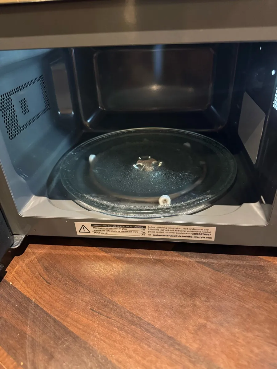 Toshiba Microwave - Image 4