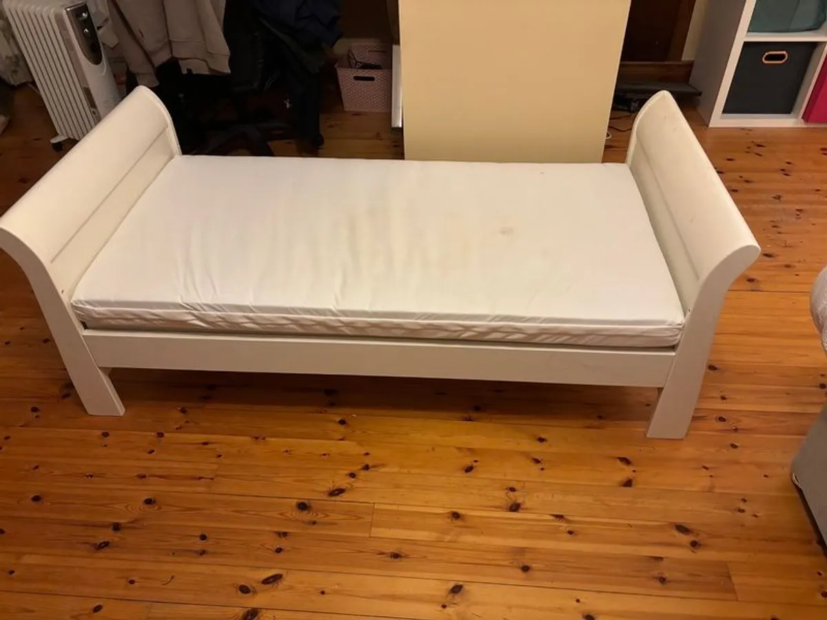 Toddler bed - Image 1
