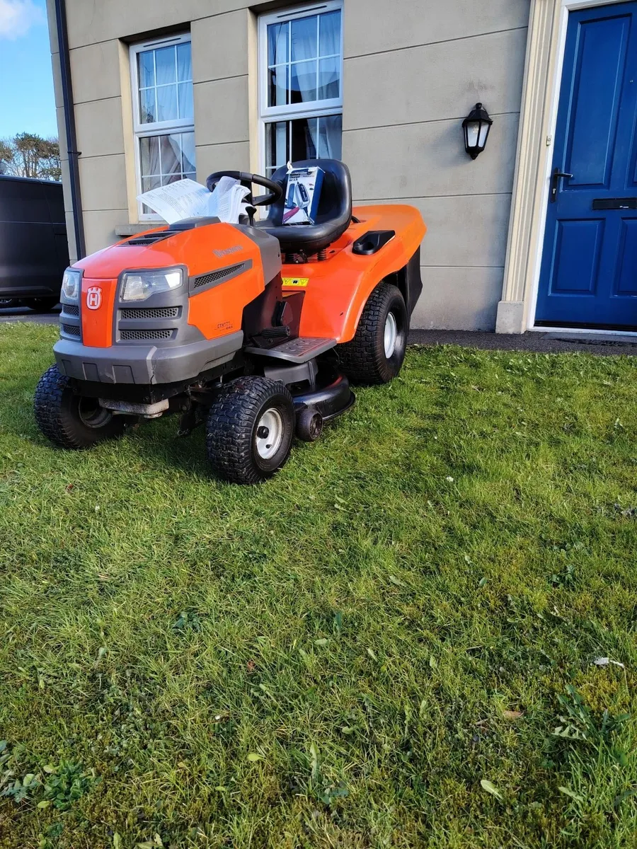 Husqvarna ride on lawnmower - Image 2