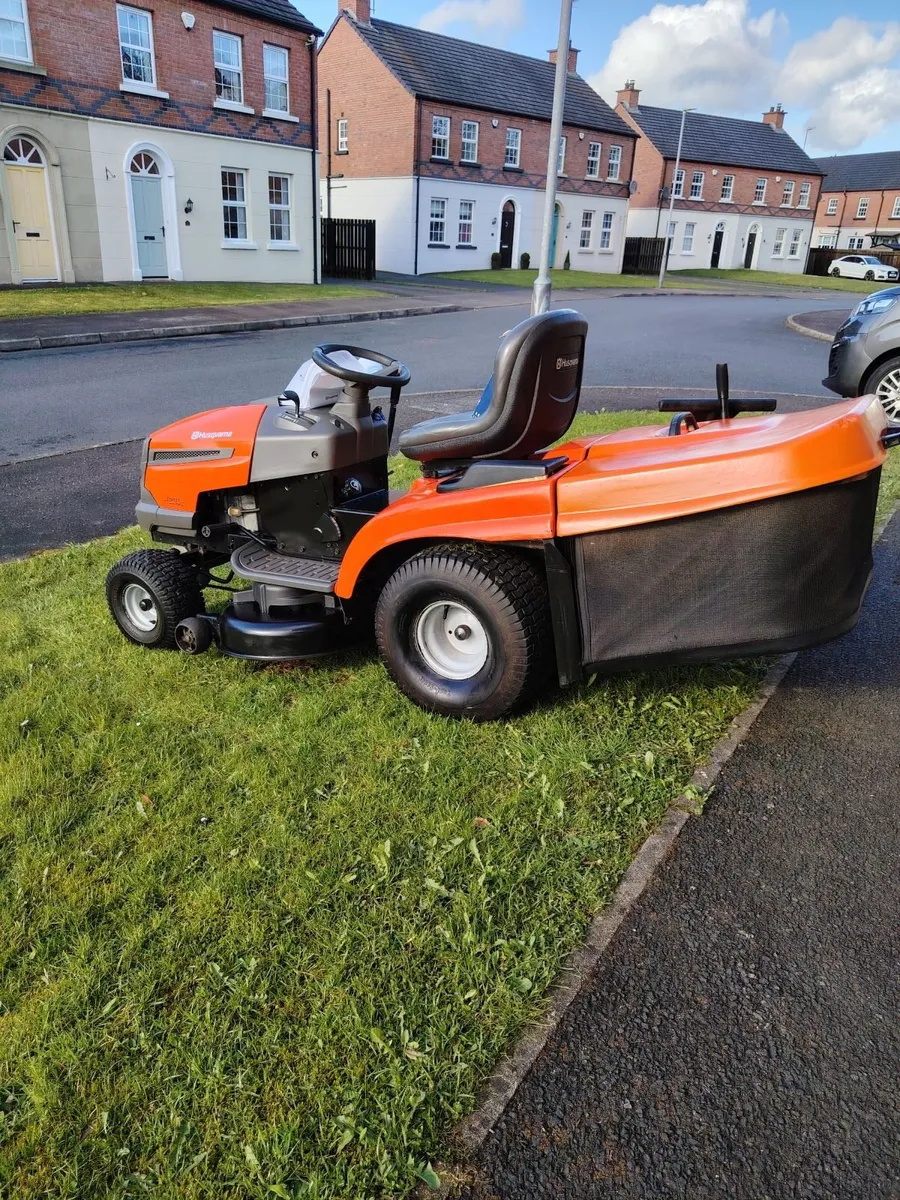 Husqvarna ride on lawnmower - Image 3