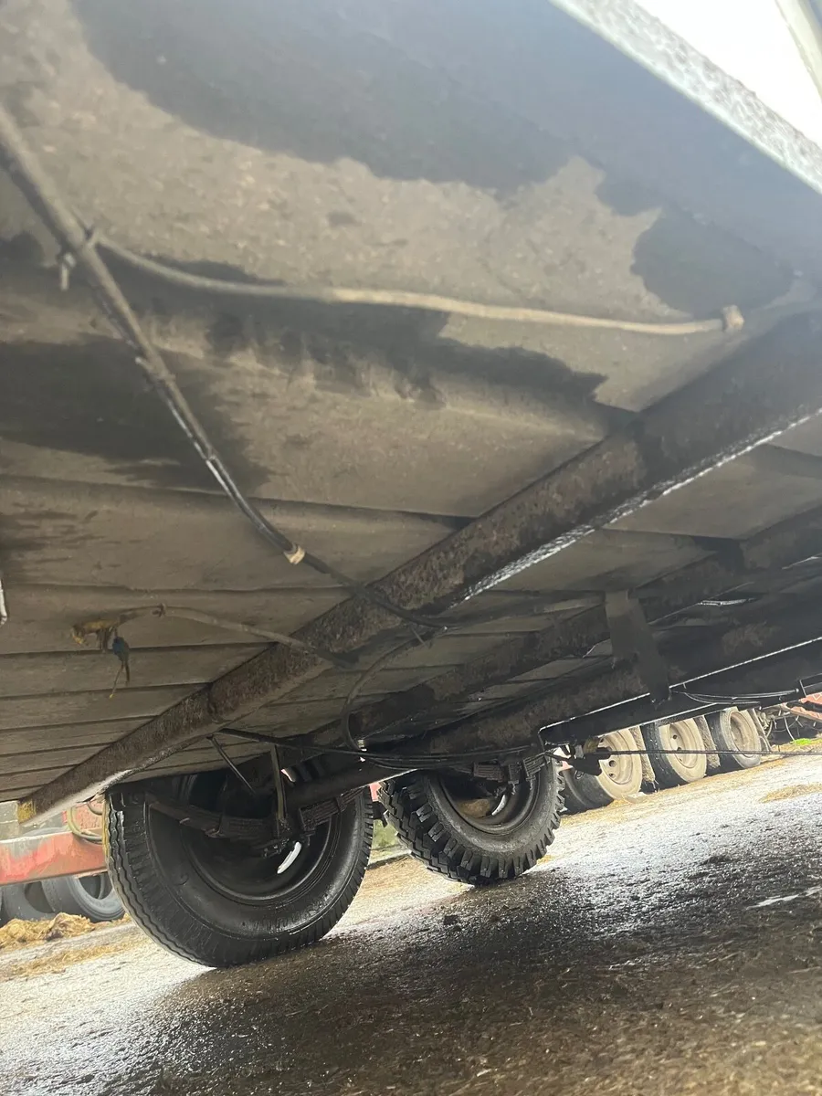 12x6 cattle / sheep - Image 2