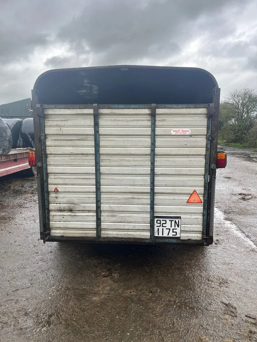 12x6 cattle / sheep - Image 4