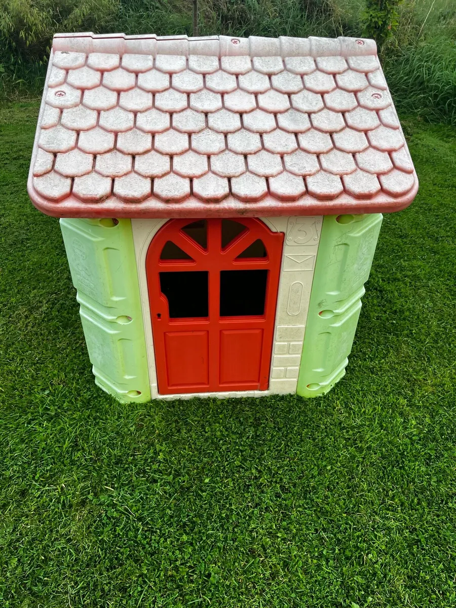 Kids Keter playhouse - Image 3
