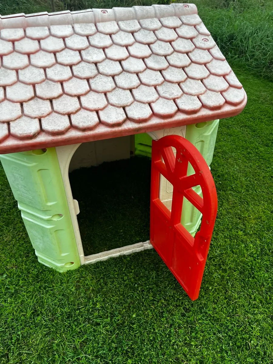 Kids Keter playhouse - Image 4