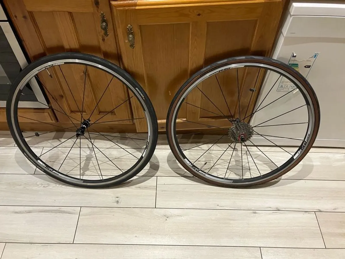 Giant psl0 wheelset 28mm tyres rim brake - Image 1