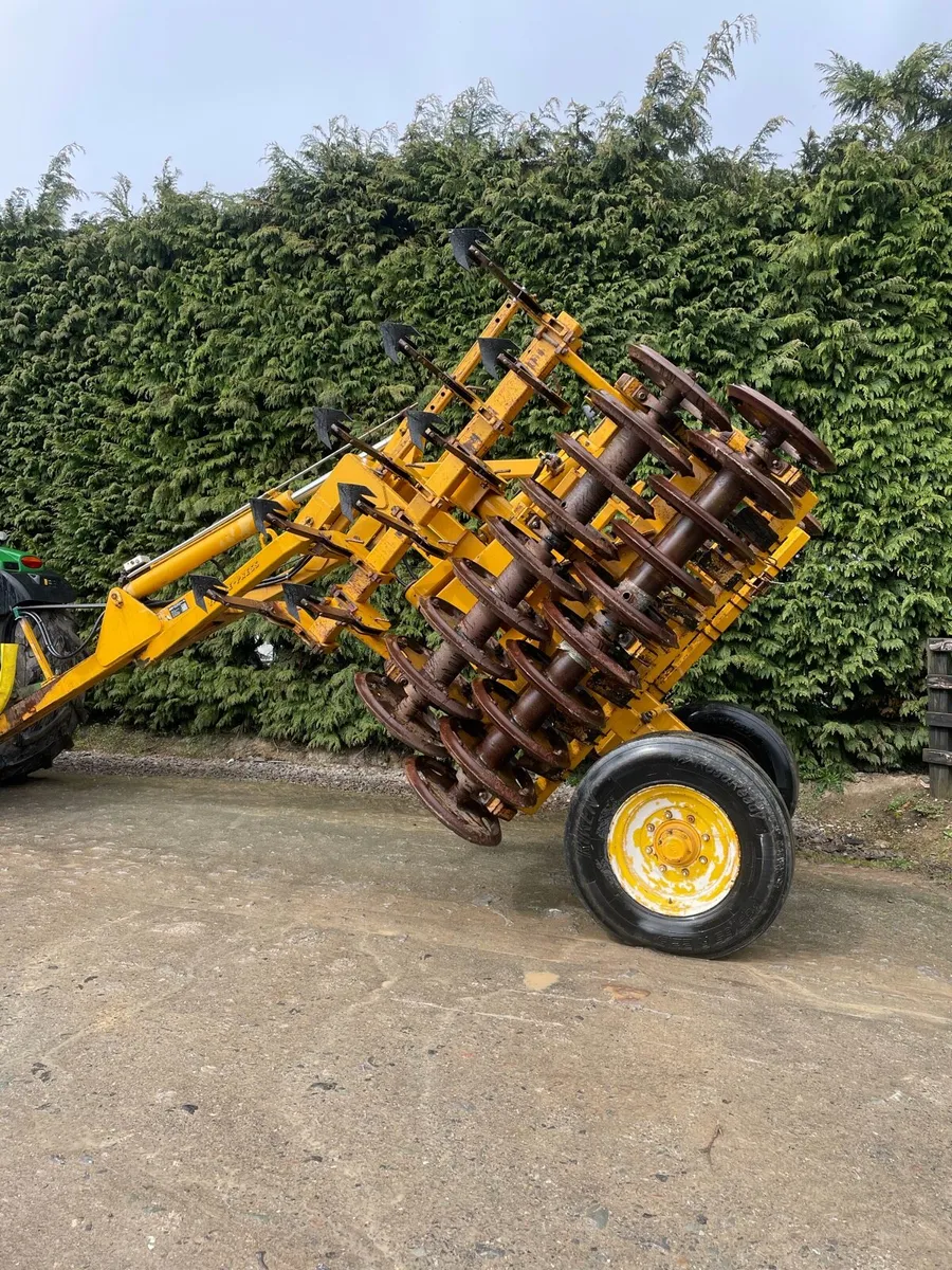 Knight trailed press - Image 1