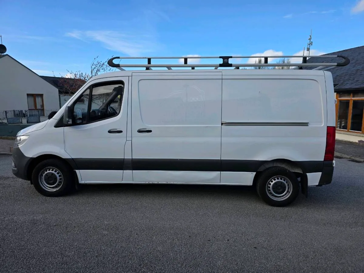 202 MERCEDES SPRINTER TAX 07/26 CVRT 07/26 LOW KMS - Image 3