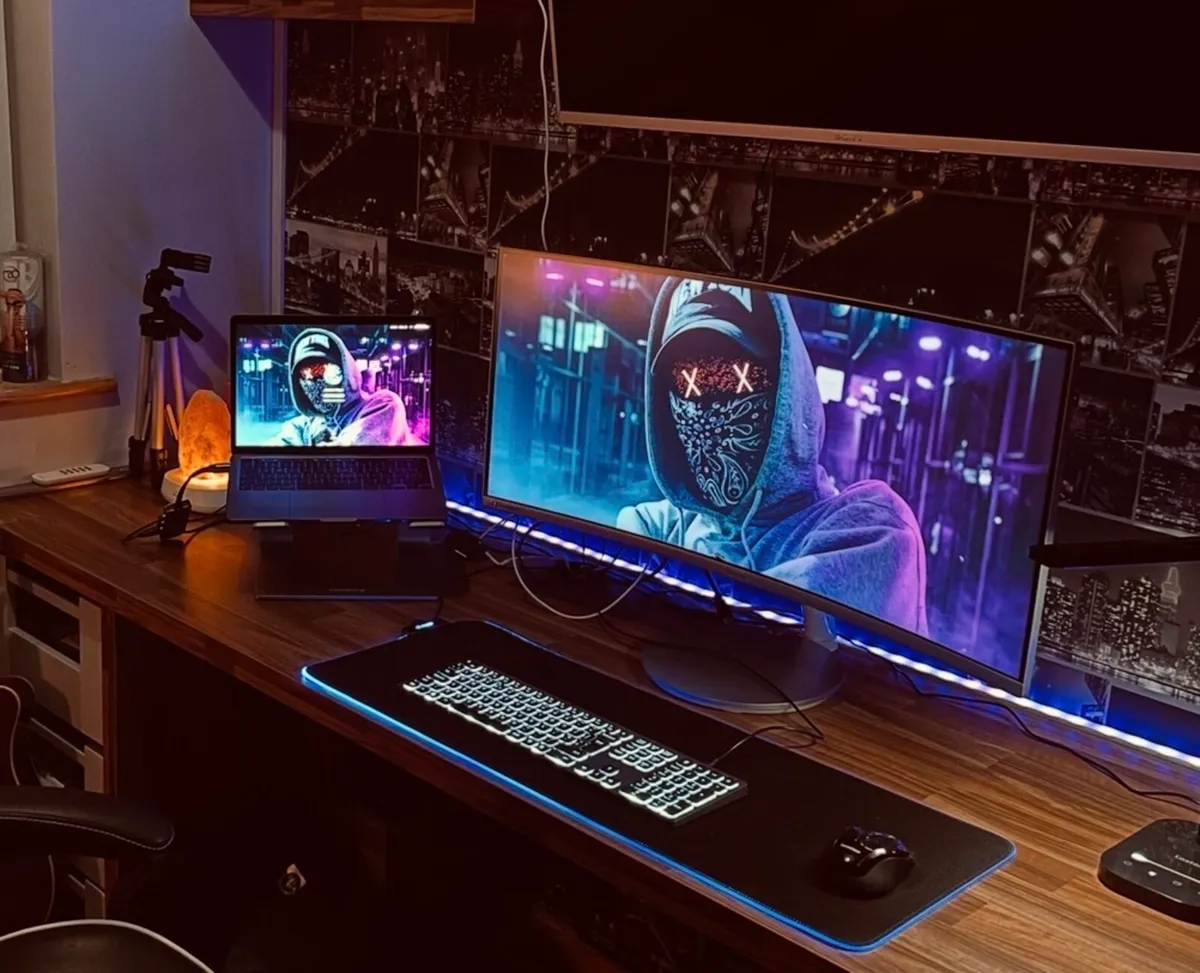 Samsung 34” Curved Ultra-Wide Monitor (C34J79) - Image 2