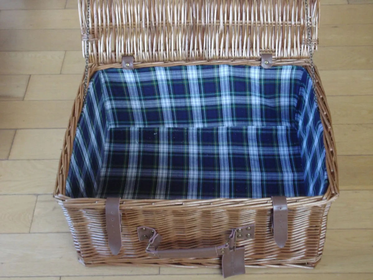 PICNIC /STORAGE/ VINTAGE CAR  /WICKER WORK BASKET. - Image 1