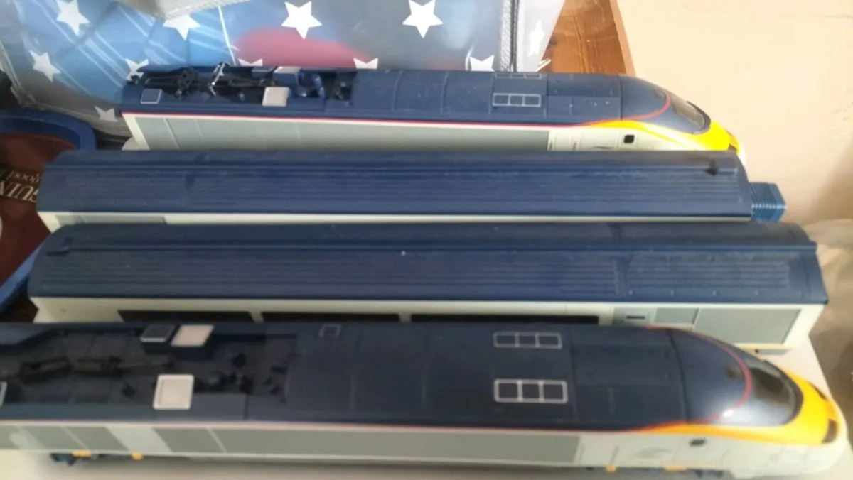 HORNBY TRAIN 00 GAUGE EUROSTR CLASS 2030 - Image 4