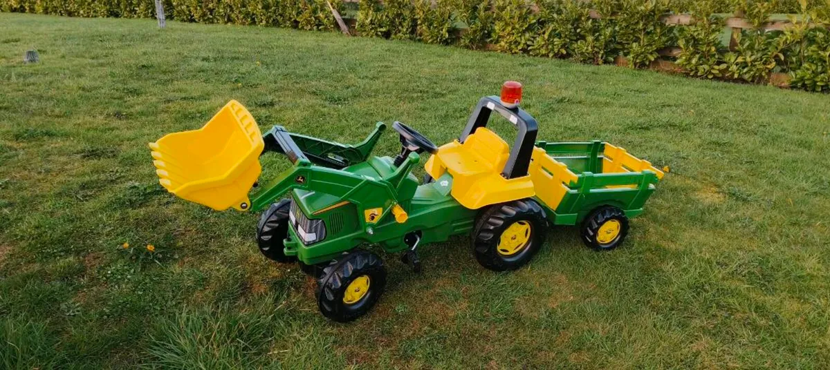 John Deere Tractor with Loader + Trailer + Beacon - Image 2