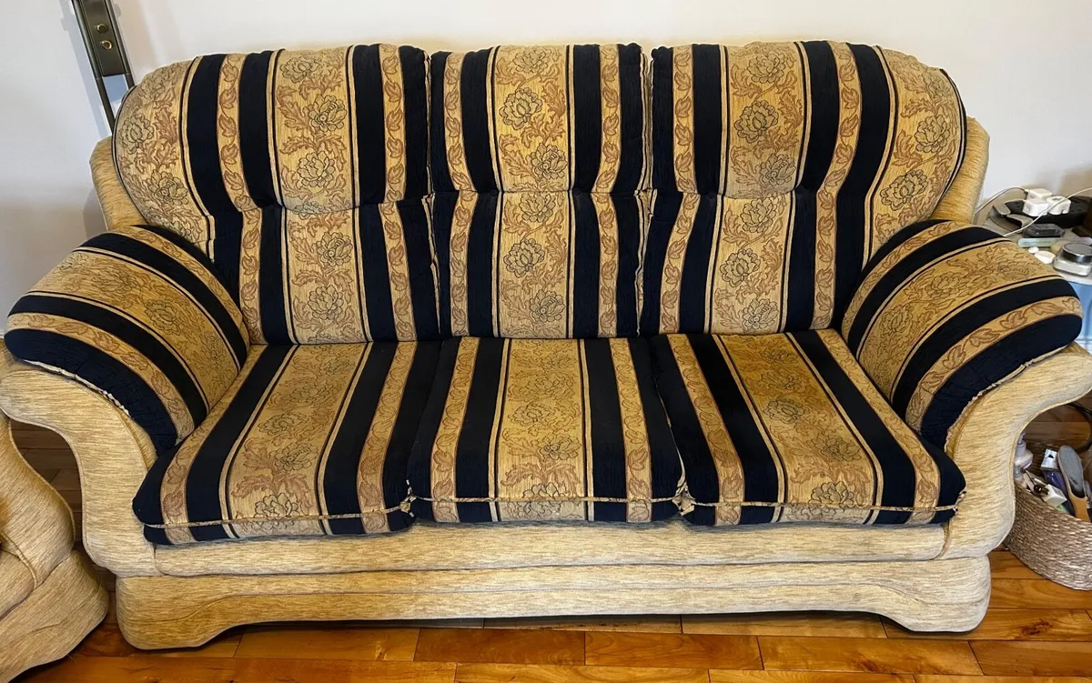 3, 2, 1 suite of furniture - Image 3