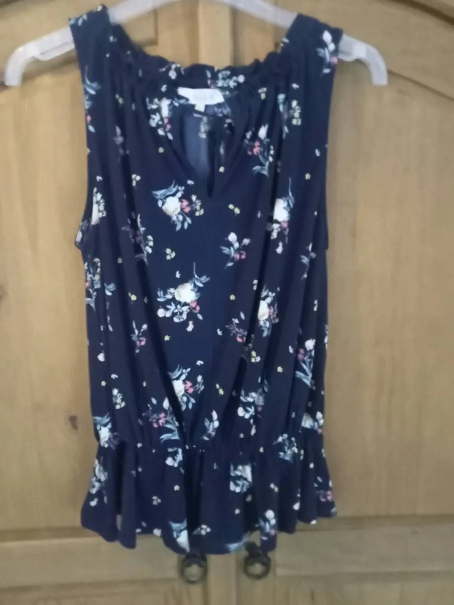 Ladies summer top bundle size 10 - Image 1