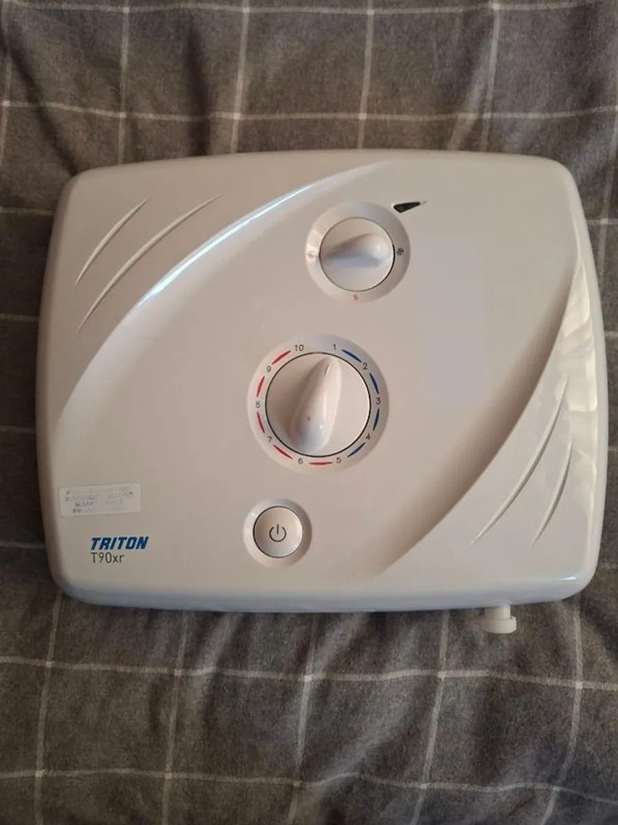 2 Triton showers - Image 1