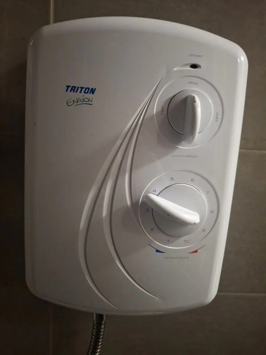 2 Triton showers - Image 2