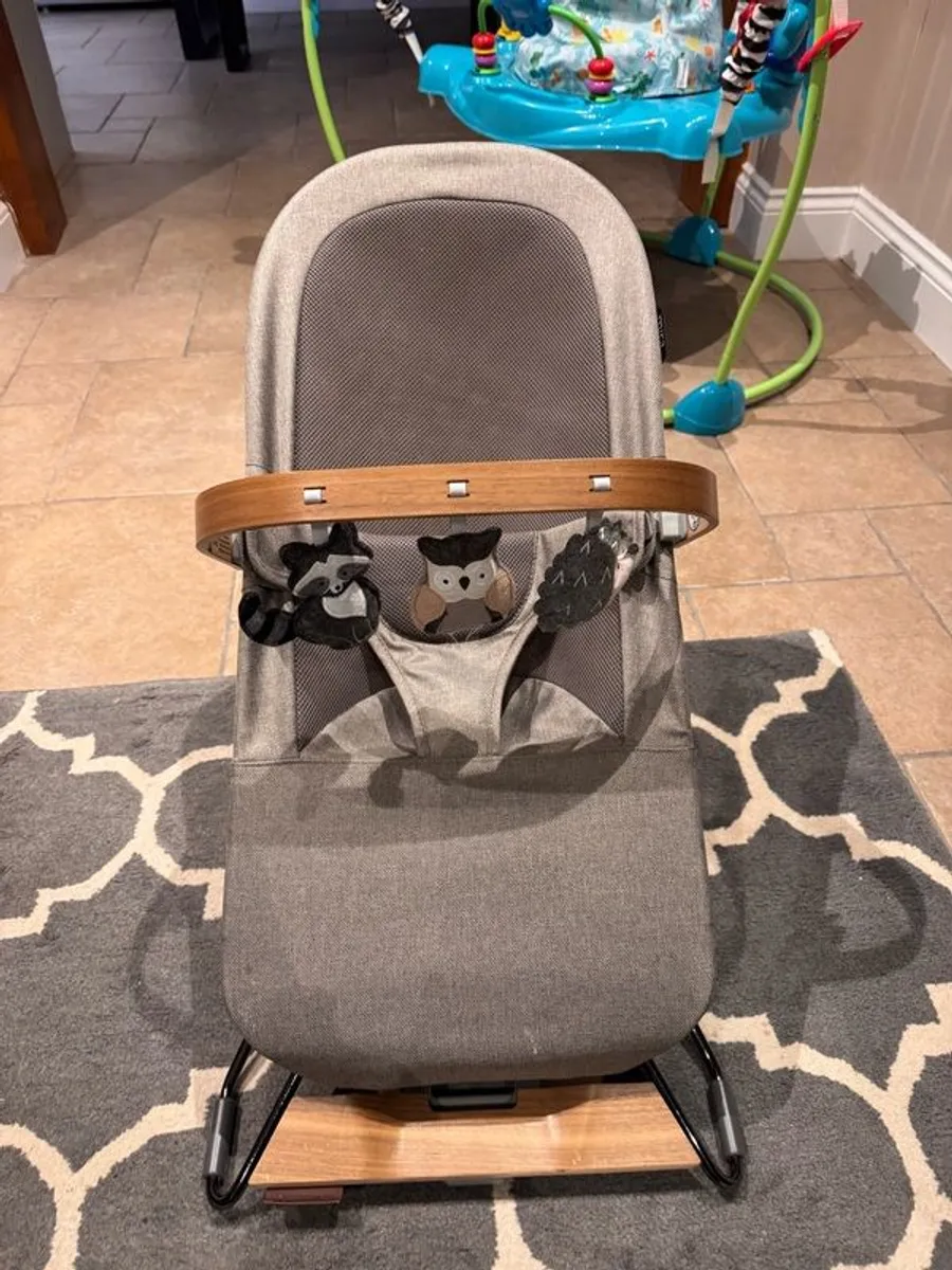 Mira 2-in-1 Bouncer - Image 2