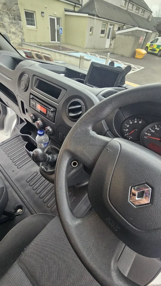 Renault Master Campervan 2019 - Image 4