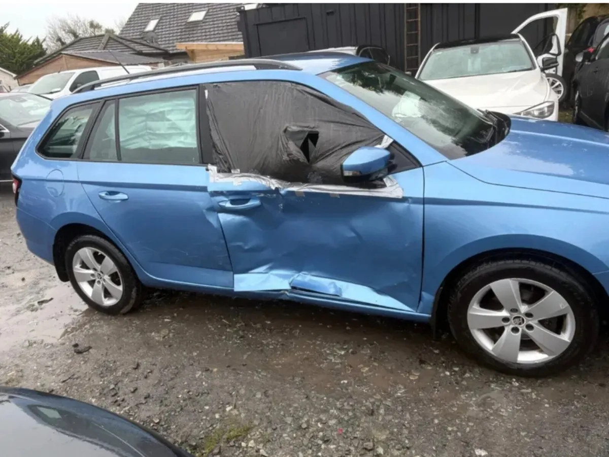 2015 Skoda Fabia 1.0 Petrol Drive Away - Image 2