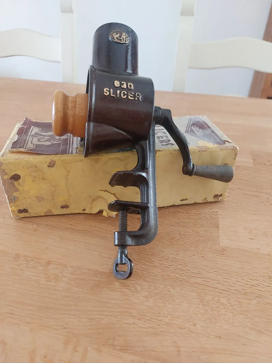 Vintage Spong Slicer - Image 1