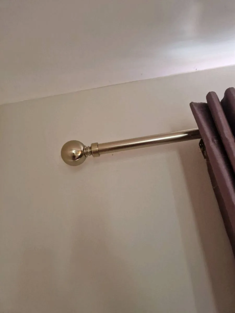 Curtain pole and curtains - Image 2