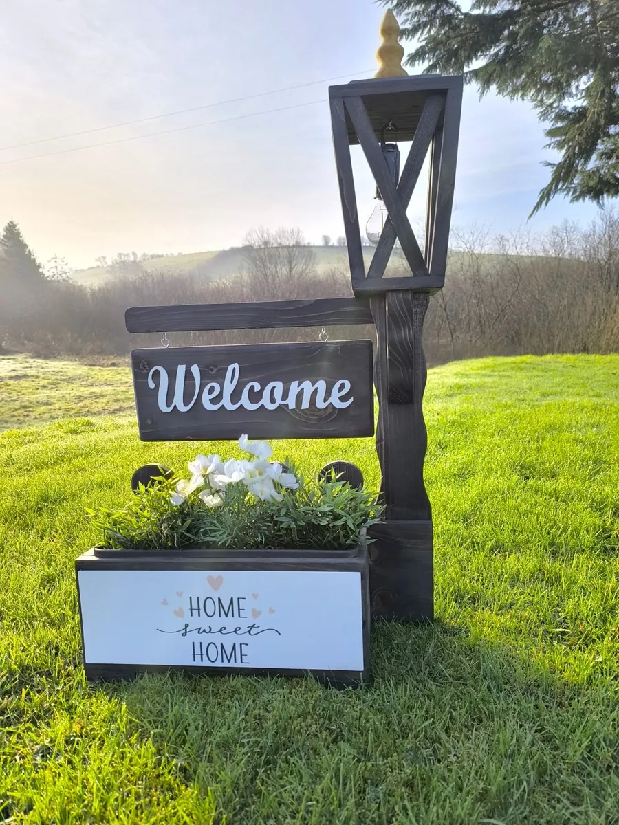 Personalised planter with lantern - Image 4