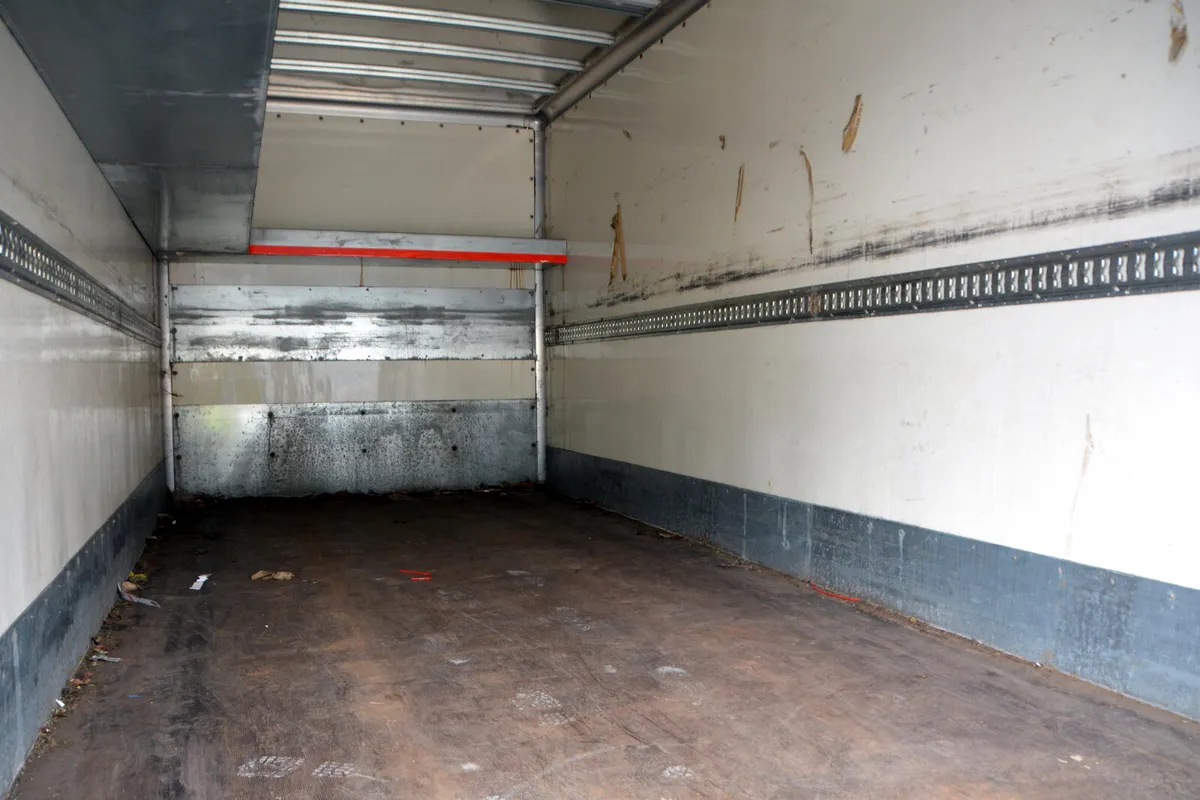 MAN TGL 20' Box & 1.5T Tail Lift - Image 2