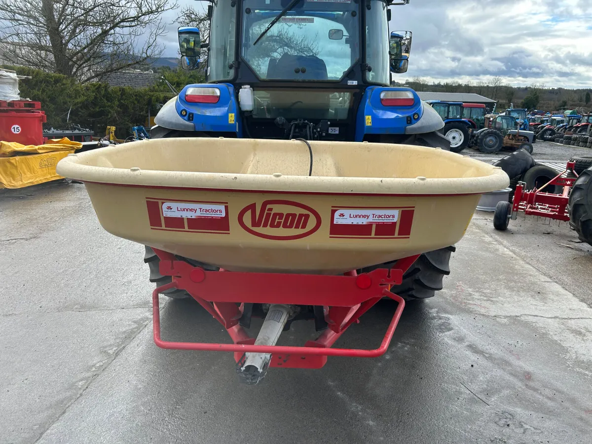 2022 Vicon PS04 Fertiliser Spreader - Image 1