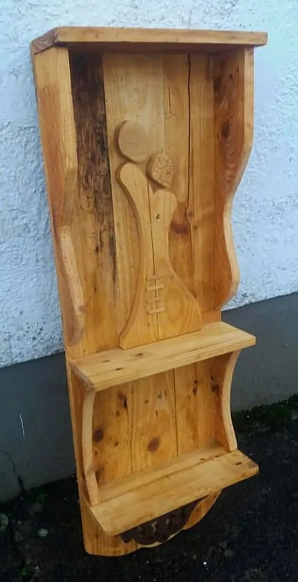 Rustic driftwood couple shelf display - Image 4