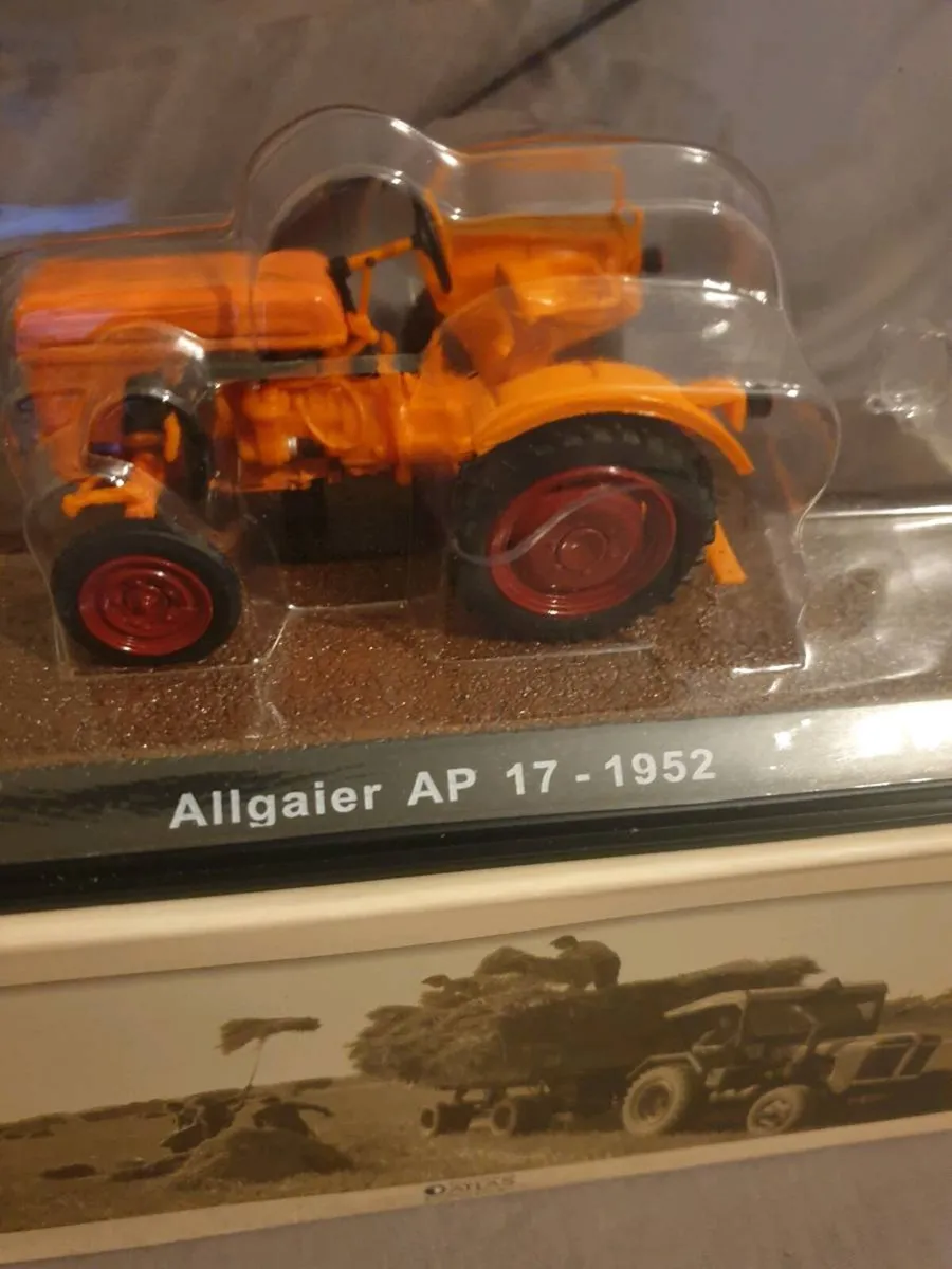 ATLAS ALLGAIER AP17 .1952 .TRACTOR. MINT CONDITION - Image 2