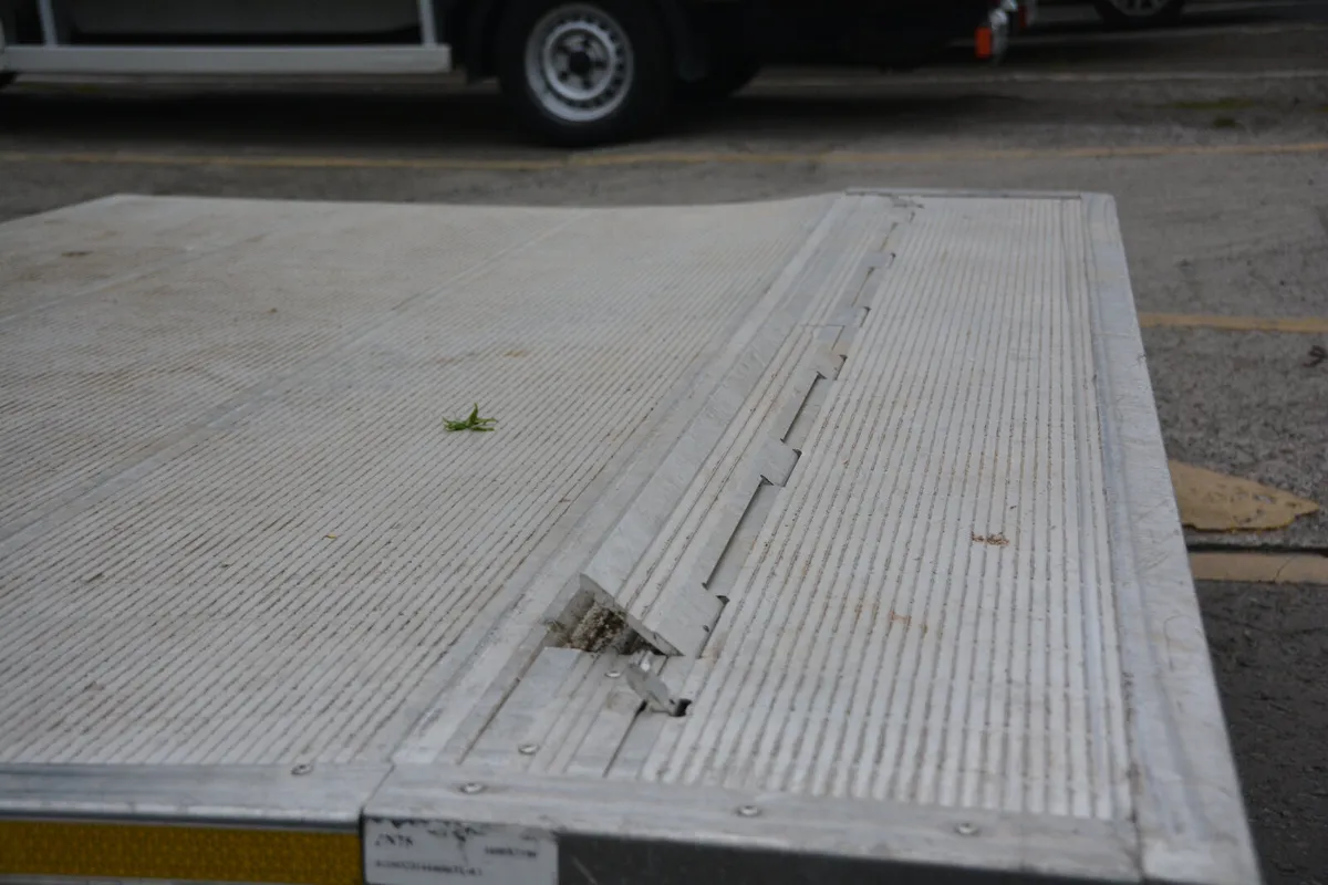 Fuso Canter Box & Tail Lift - Image 4