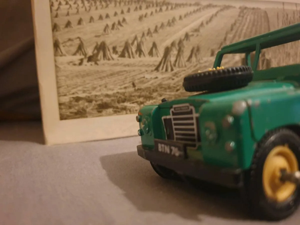 VINTAGE 1970S JOHN DEERE LAND ROVER DIE.CAST - Image 2