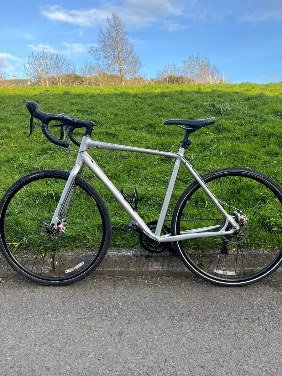 Specializet Road bike - Image 1