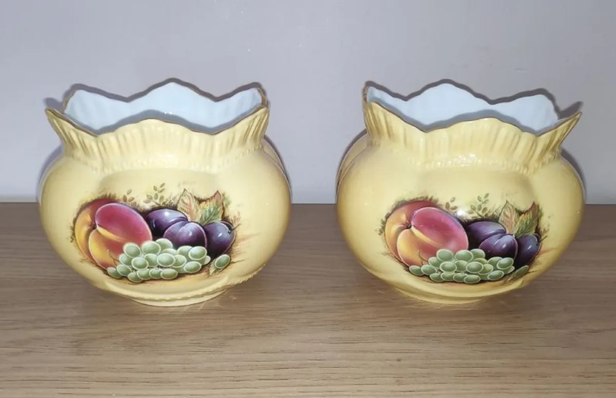 Aynsley Orchard Gold 2 Windsor Rose bowls - Image 1