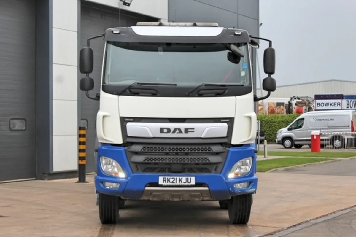 2021 DAF CF450 8X4 ALLOY INSULATED TARMAC TIPPER - Image 2