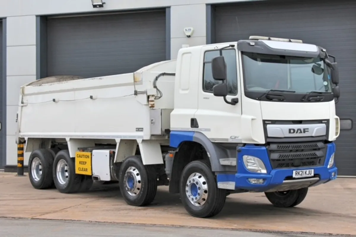 2021 DAF CF450 8X4 ALLOY INSULATED TARMAC TIPPER - Image 1