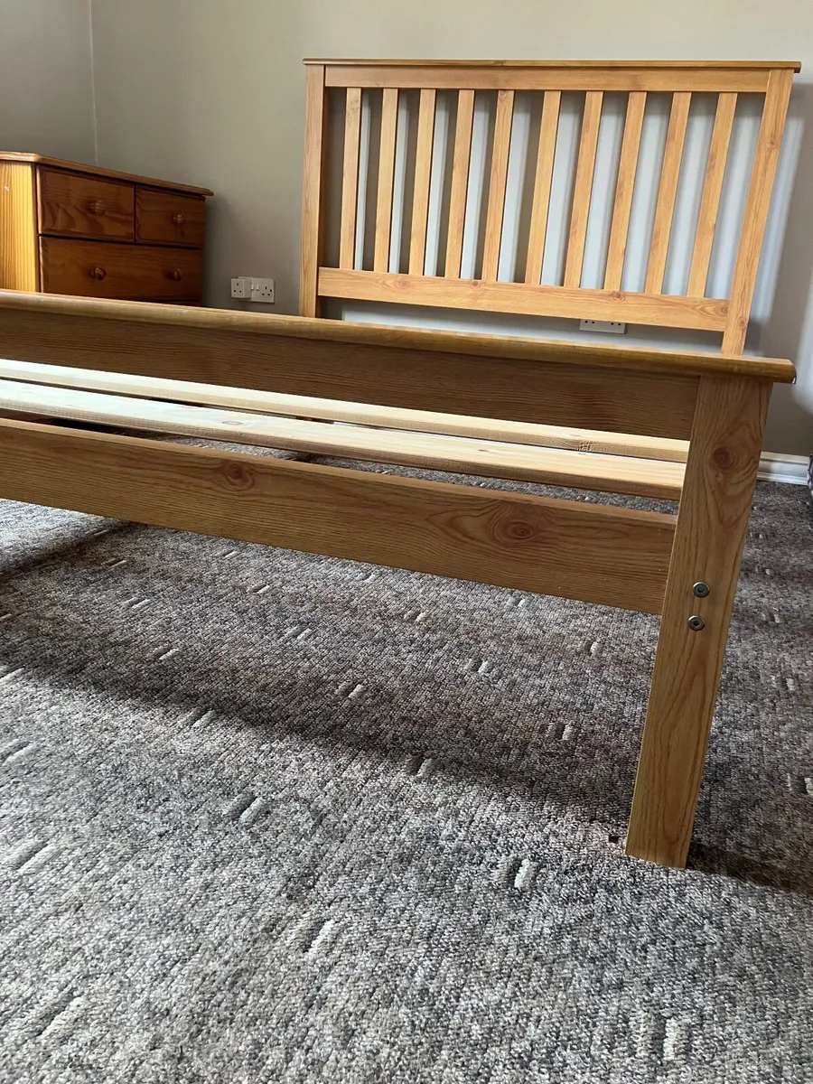 Wooden bed - Image 3
